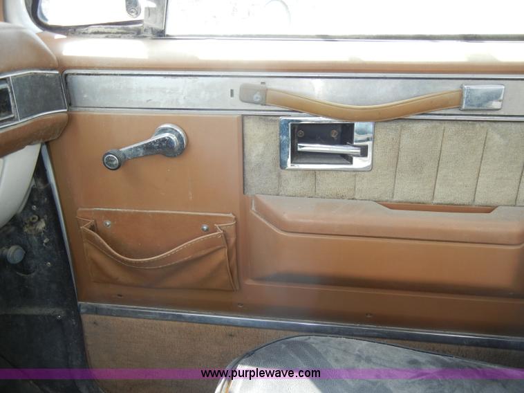 image for item A5613 1989 Chevrolet Kodiak feed truck