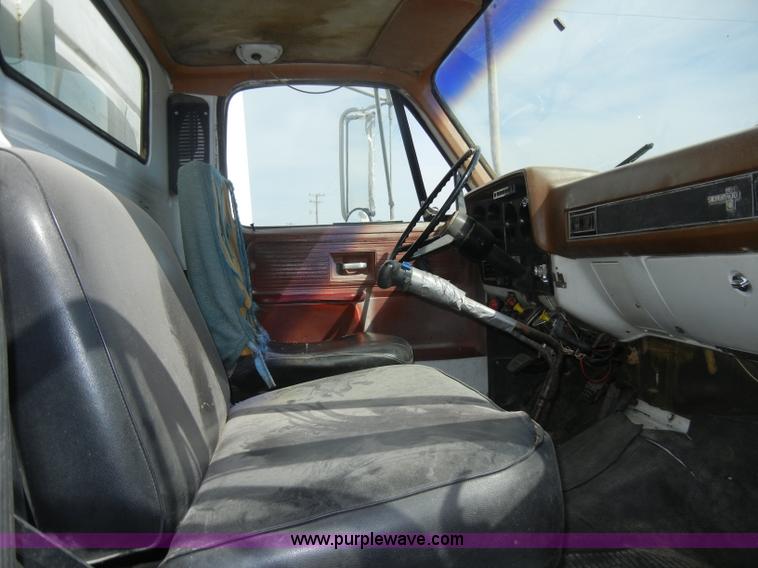 image for item A5613 1989 Chevrolet Kodiak feed truck