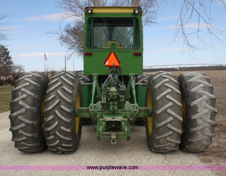 image for item A6845 1974 John Deere 7520 articulating 4WD tractor
