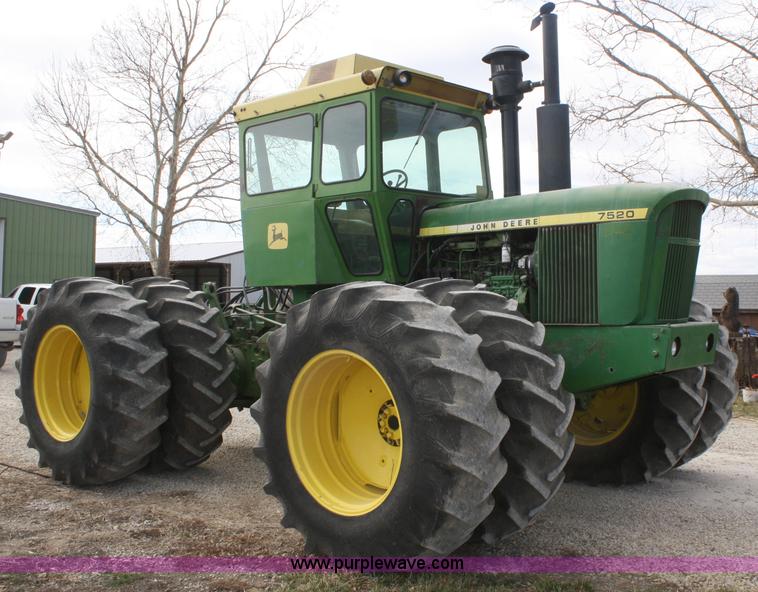 image for item A6845 1974 John Deere 7520 articulating 4WD tractor