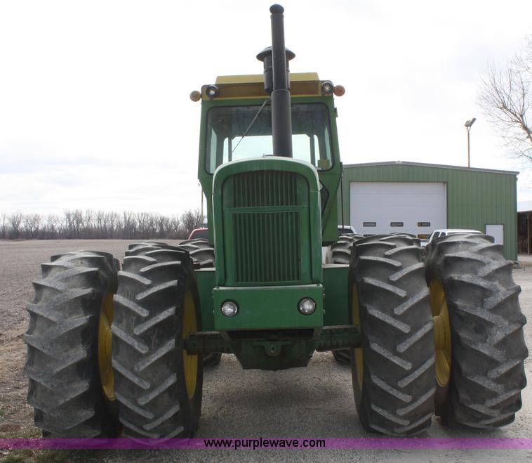 image for item A6845 1974 John Deere 7520 articulating 4WD tractor
