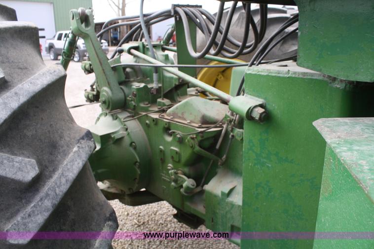 image for item A6845 1974 John Deere 7520 articulating 4WD tractor