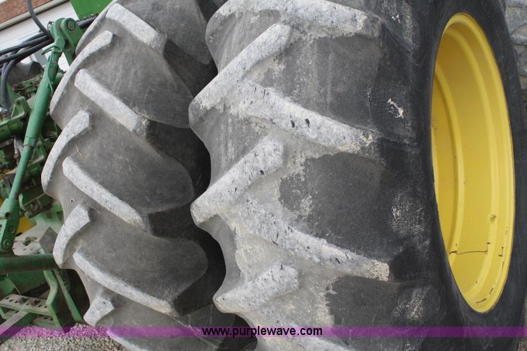 image for item A6845 1974 John Deere 7520 articulating 4WD tractor