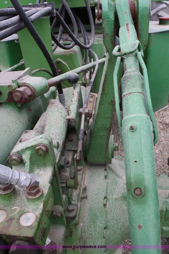image for item A6845 1974 John Deere 7520 articulating 4WD tractor
