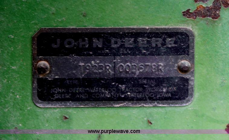 image for item A6845 1974 John Deere 7520 articulating 4WD tractor