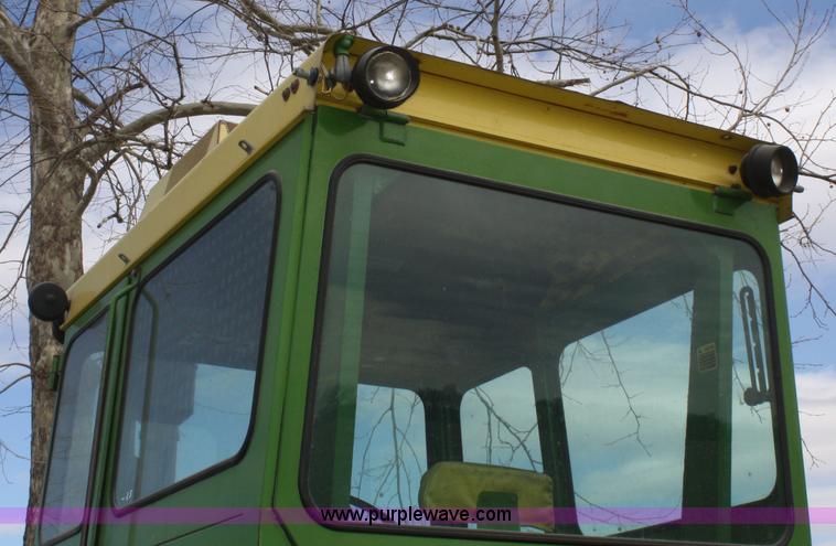 image for item A6845 1974 John Deere 7520 articulating 4WD tractor