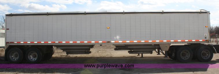 image for item A6930 2007 Wilson Pacesetter DWH550 43' grain trailer