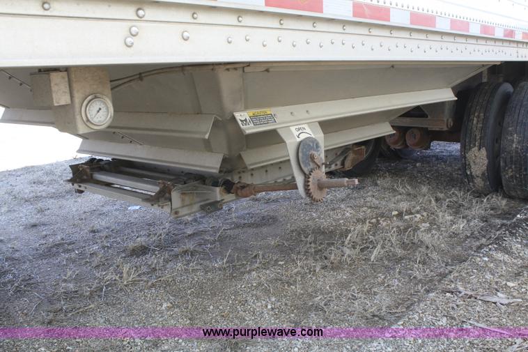image for item A6930 2007 Wilson Pacesetter DWH550 43' grain trailer