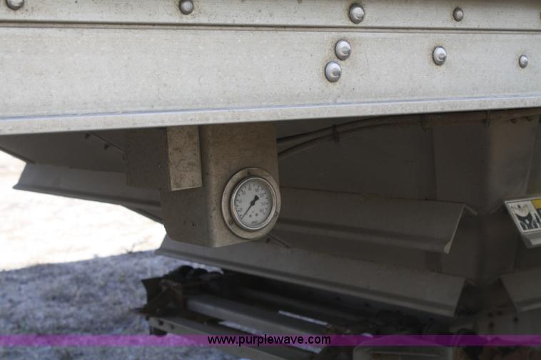 image for item A6930 2007 Wilson Pacesetter DWH550 43' grain trailer