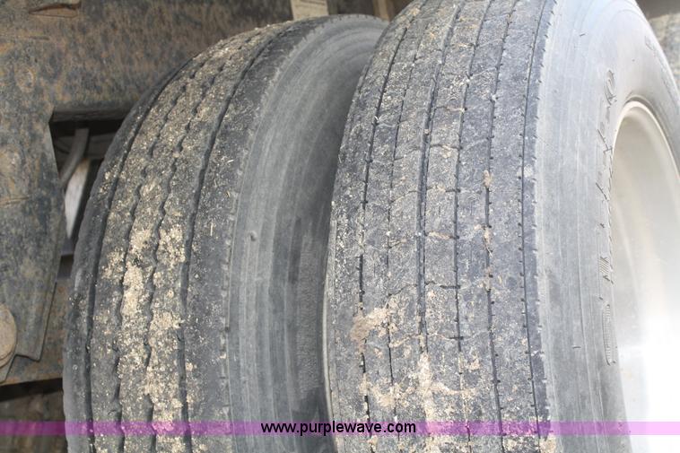 image for item A6930 2007 Wilson Pacesetter DWH550 43' grain trailer