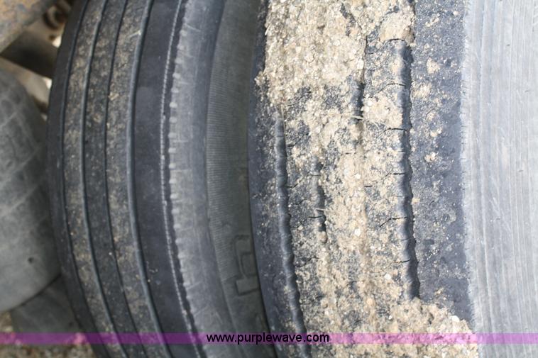 image for item A6930 2007 Wilson Pacesetter DWH550 43' grain trailer