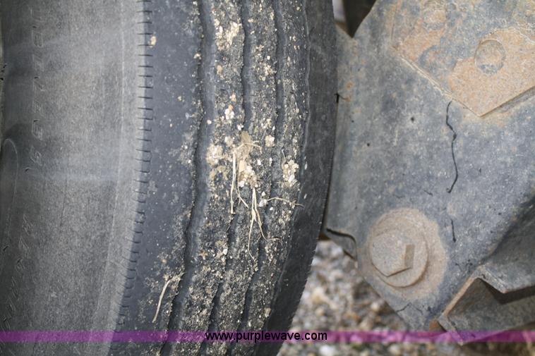 image for item A6930 2007 Wilson Pacesetter DWH550 43' grain trailer