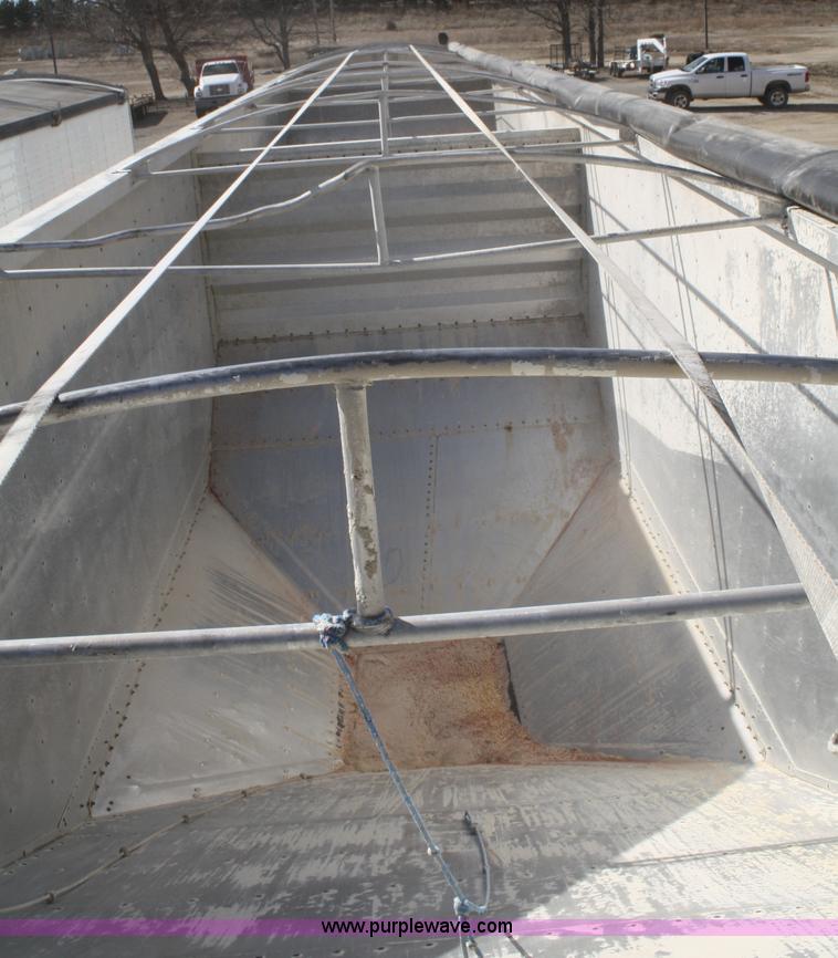 image for item A6930 2007 Wilson Pacesetter DWH550 43' grain trailer