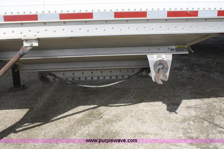 image for item A6931 2007 Wilson Pacesetter DWH550 43' grain trailer