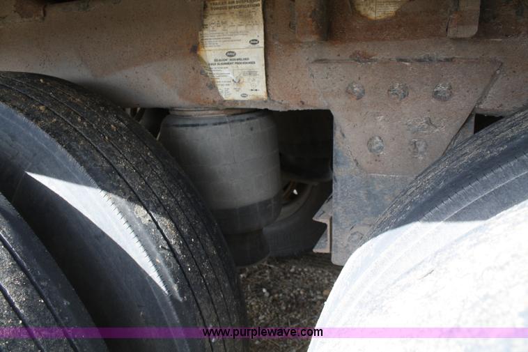 image for item A6931 2007 Wilson Pacesetter DWH550 43' grain trailer