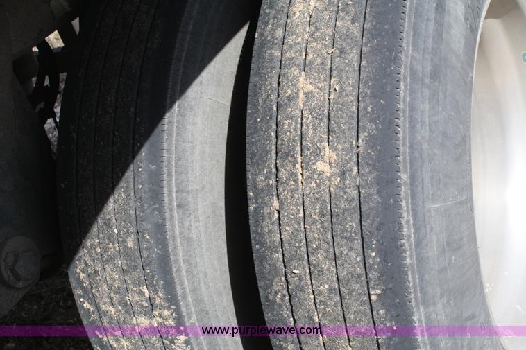 image for item A6931 2007 Wilson Pacesetter DWH550 43' grain trailer