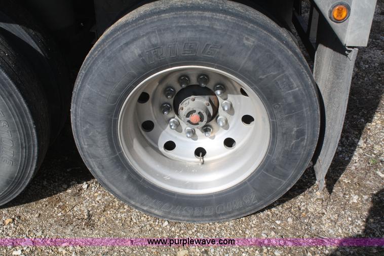 image for item A6931 2007 Wilson Pacesetter DWH550 43' grain trailer