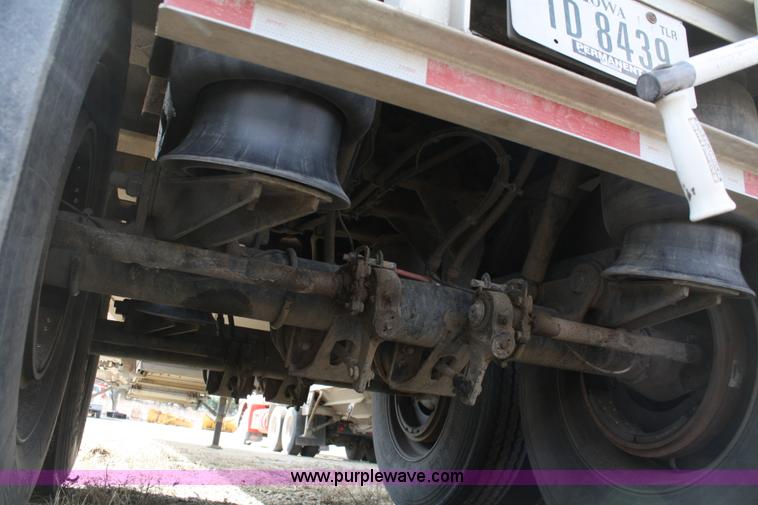 image for item A6931 2007 Wilson Pacesetter DWH550 43' grain trailer