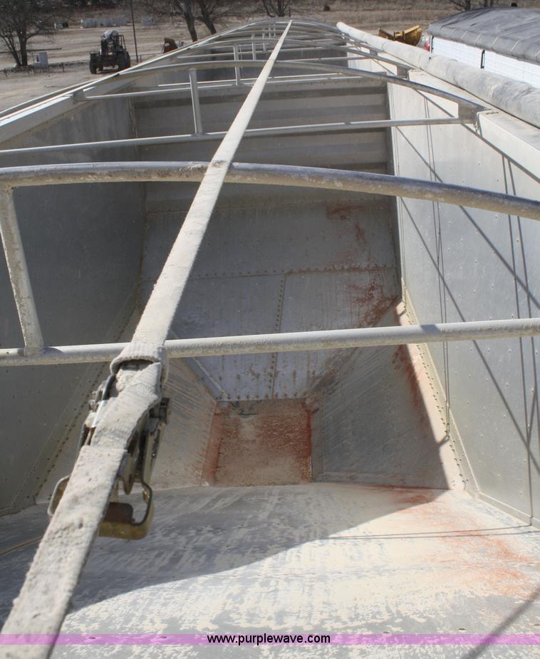 image for item A6931 2007 Wilson Pacesetter DWH550 43' grain trailer