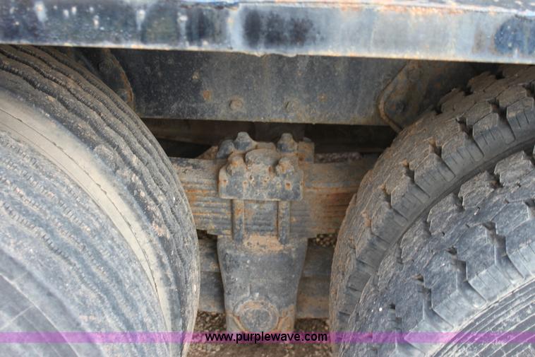 image for item A7351 1992 International tandem axle liquid tender truck