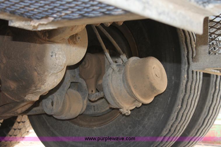 image for item A7351 1992 International tandem axle liquid tender truck