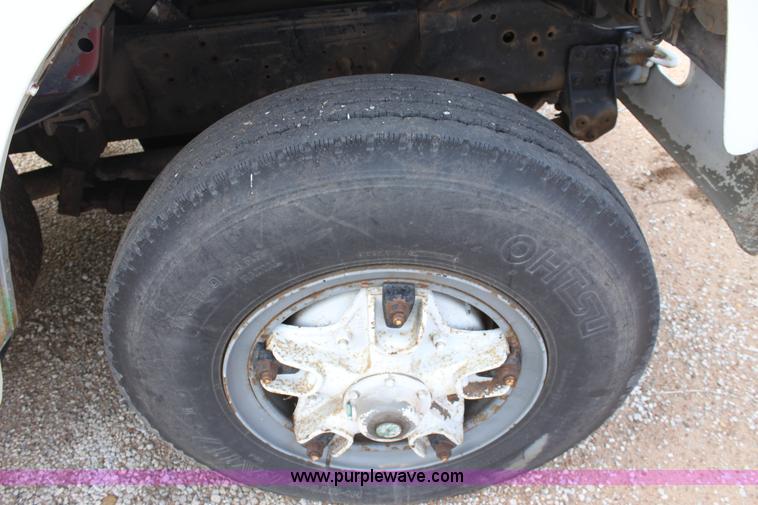 image for item A7351 1992 International tandem axle liquid tender truck