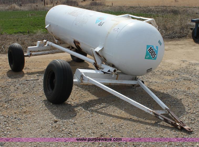 image for item A7354 1000 gallon anhydrous ammonia tank