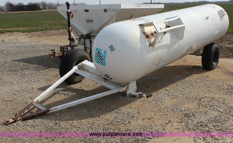 image for item A7354 1000 gallon anhydrous ammonia tank