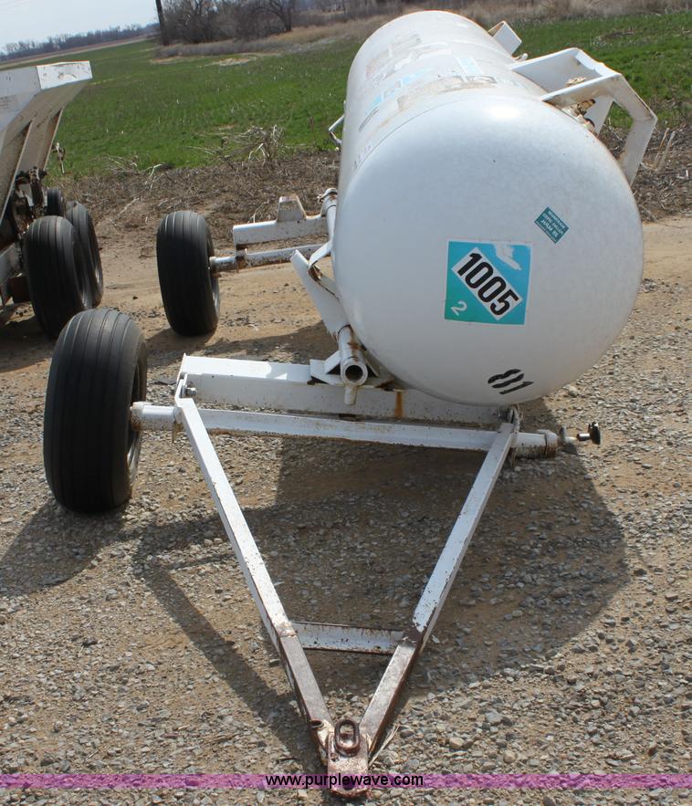 image for item A7354 1000 gallon anhydrous ammonia tank