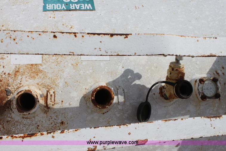 image for item A7354 1000 gallon anhydrous ammonia tank