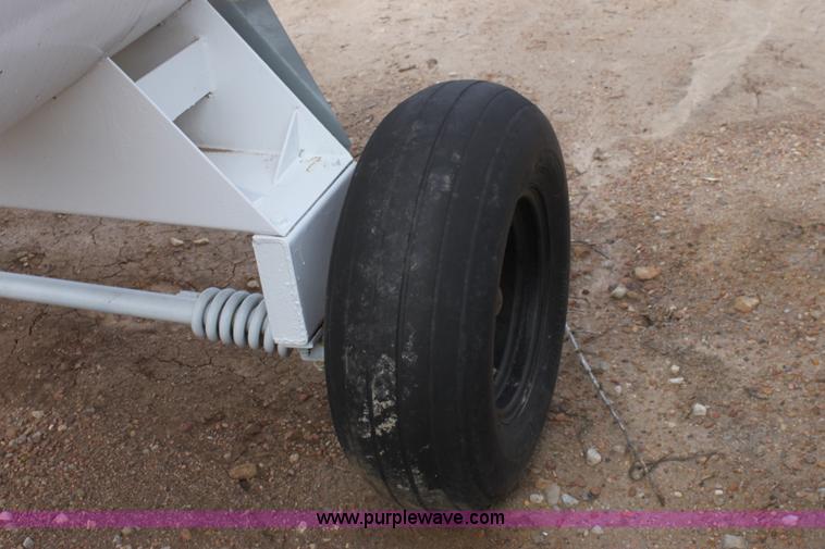 image for item A7369 1000 gallon anhydrous ammonia tank with running gear