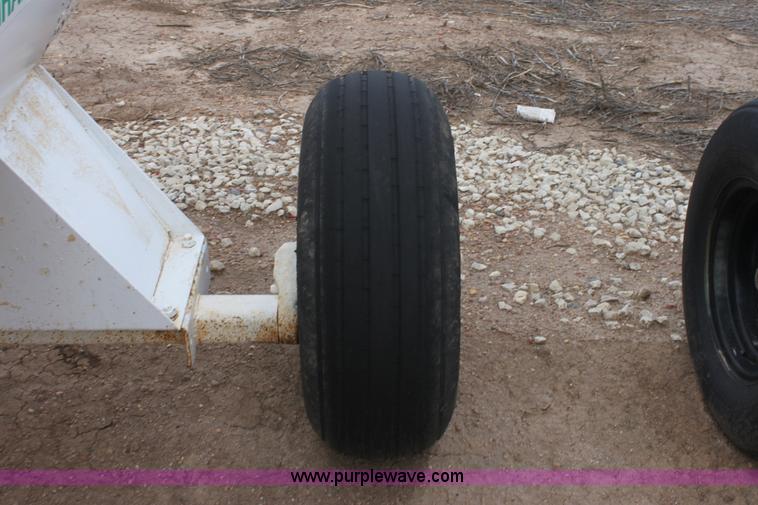 image for item A7371 1000 gallon anhydrous ammonia tank with running gear