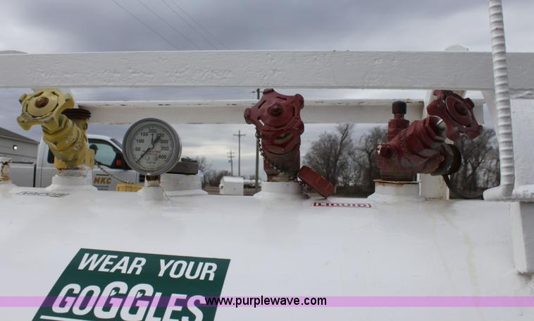 image for item A7373 1000 gallon anhydrous ammonia tank