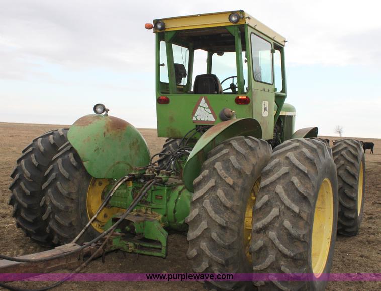 image for item A7376 1974 John Deere 7520 4WD tractor