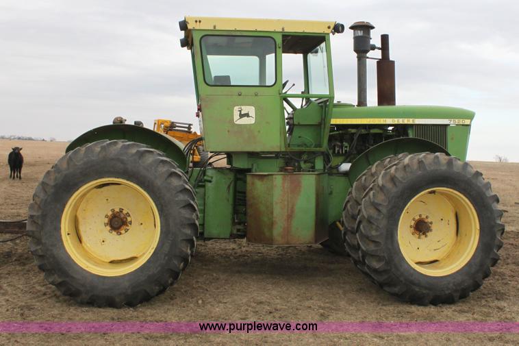 image for item A7376 1974 John Deere 7520 4WD tractor