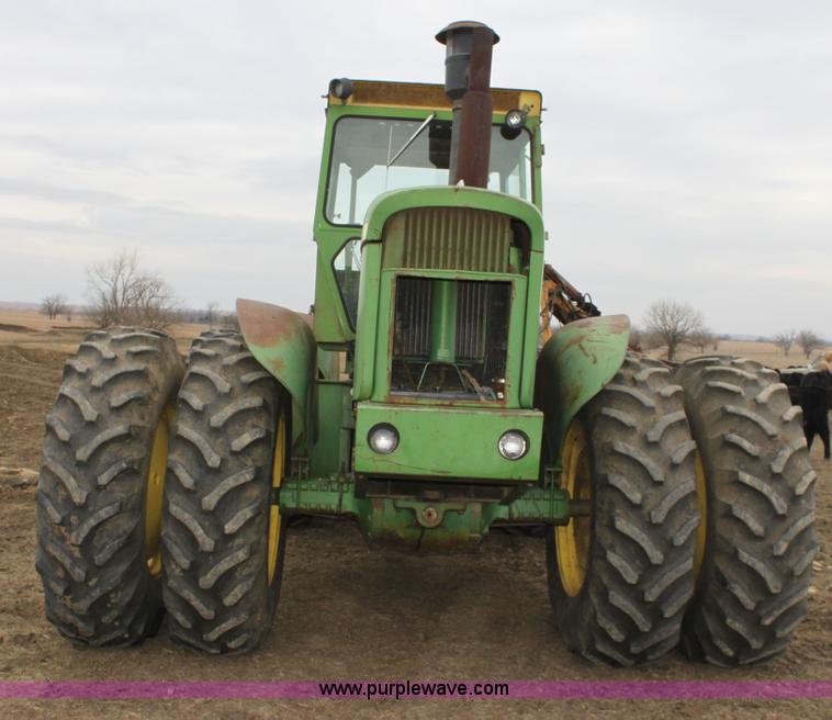 image for item A7376 1974 John Deere 7520 4WD tractor
