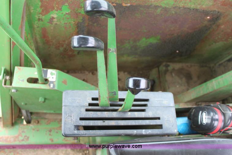 image for item A7376 1974 John Deere 7520 4WD tractor