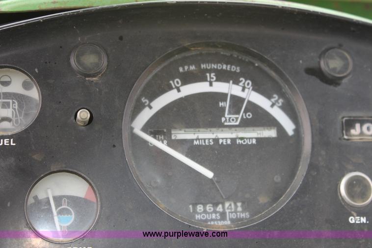image for item A7376 1974 John Deere 7520 4WD tractor