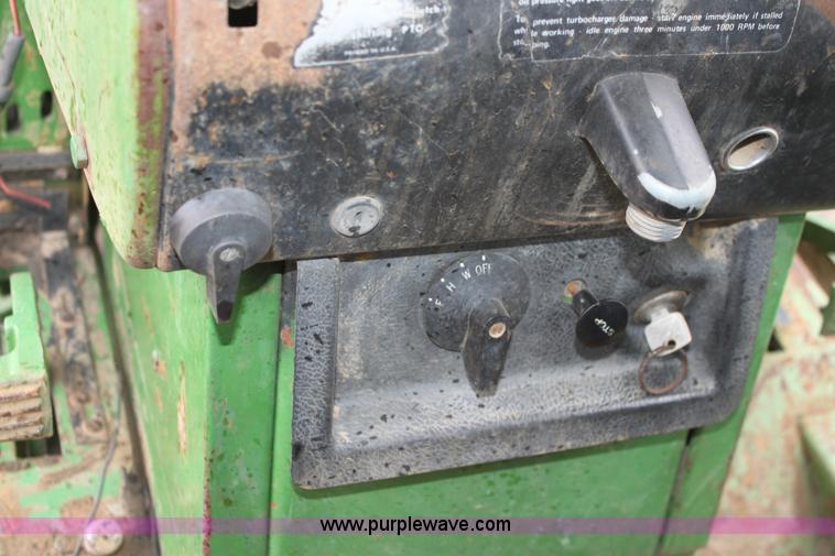 image for item A7376 1974 John Deere 7520 4WD tractor