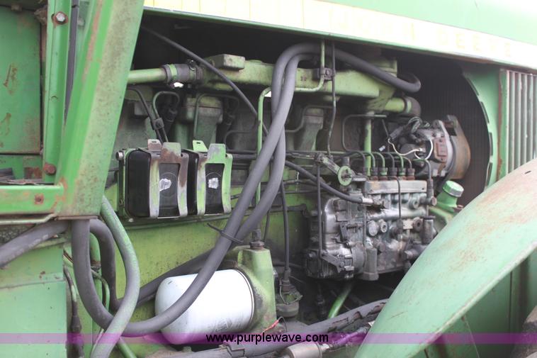 image for item A7376 1974 John Deere 7520 4WD tractor