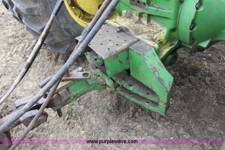 image for item A7376 1974 John Deere 7520 4WD tractor