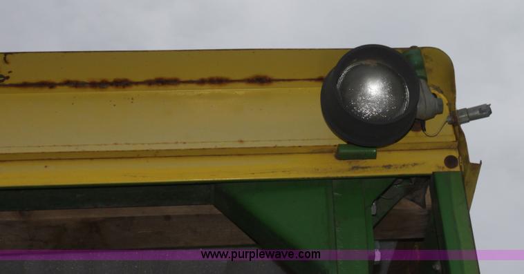 image for item A7376 1974 John Deere 7520 4WD tractor