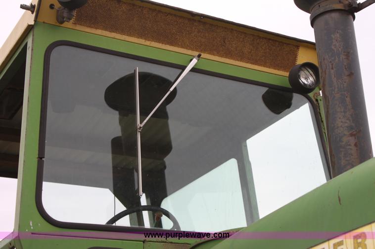 image for item A7376 1974 John Deere 7520 4WD tractor