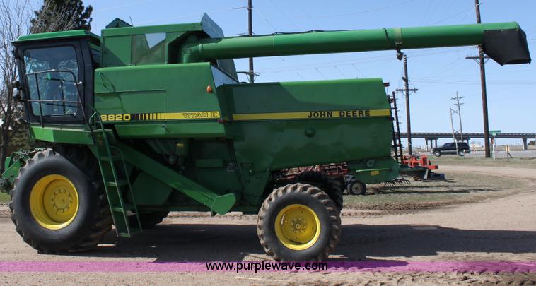 image for item A7394 1985 John Deere 8820 Titan II combine