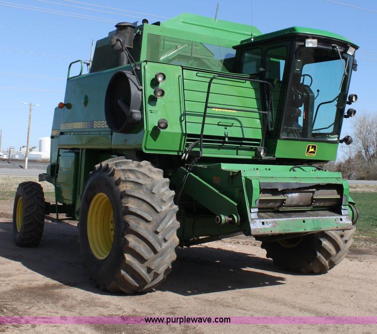 image for item A7394 1985 John Deere 8820 Titan II combine