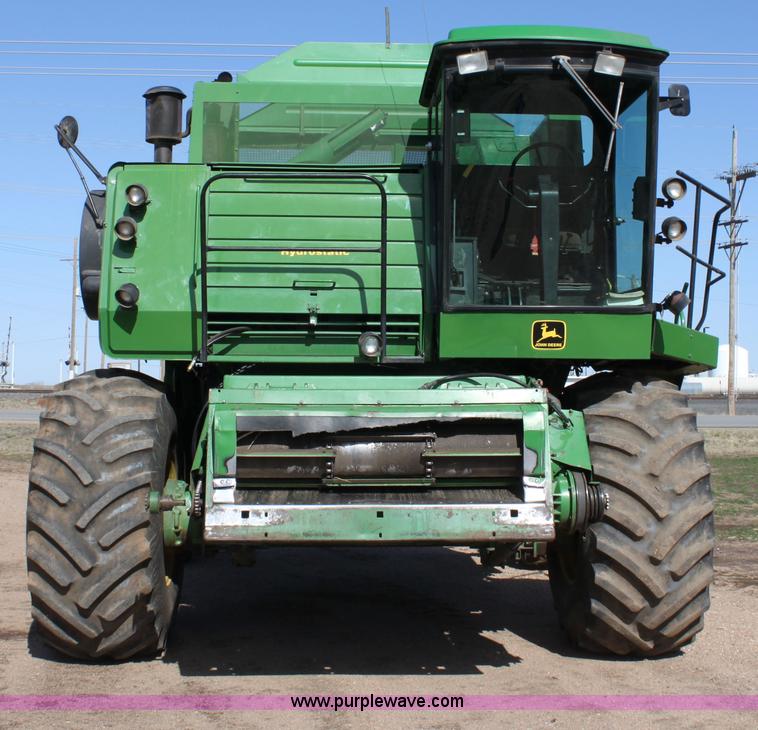 image for item A7394 1985 John Deere 8820 Titan II combine