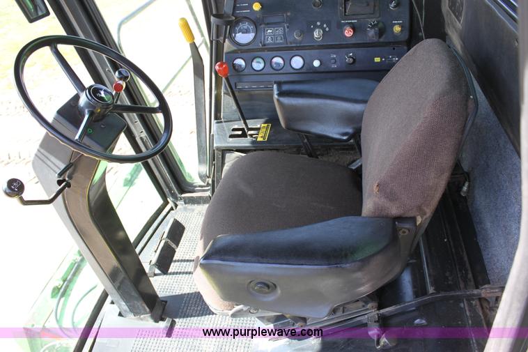 image for item A7394 1985 John Deere 8820 Titan II combine