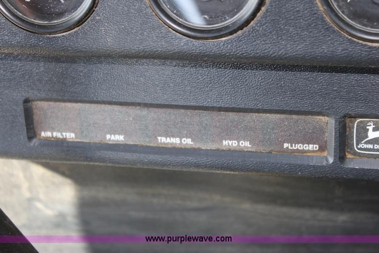 image for item A7394 1985 John Deere 8820 Titan II combine