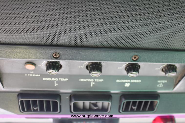 image for item A7394 1985 John Deere 8820 Titan II combine