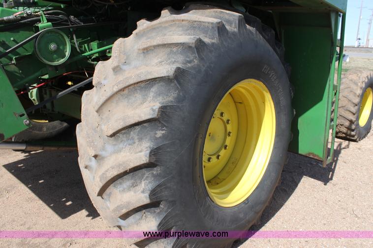 image for item A7394 1985 John Deere 8820 Titan II combine